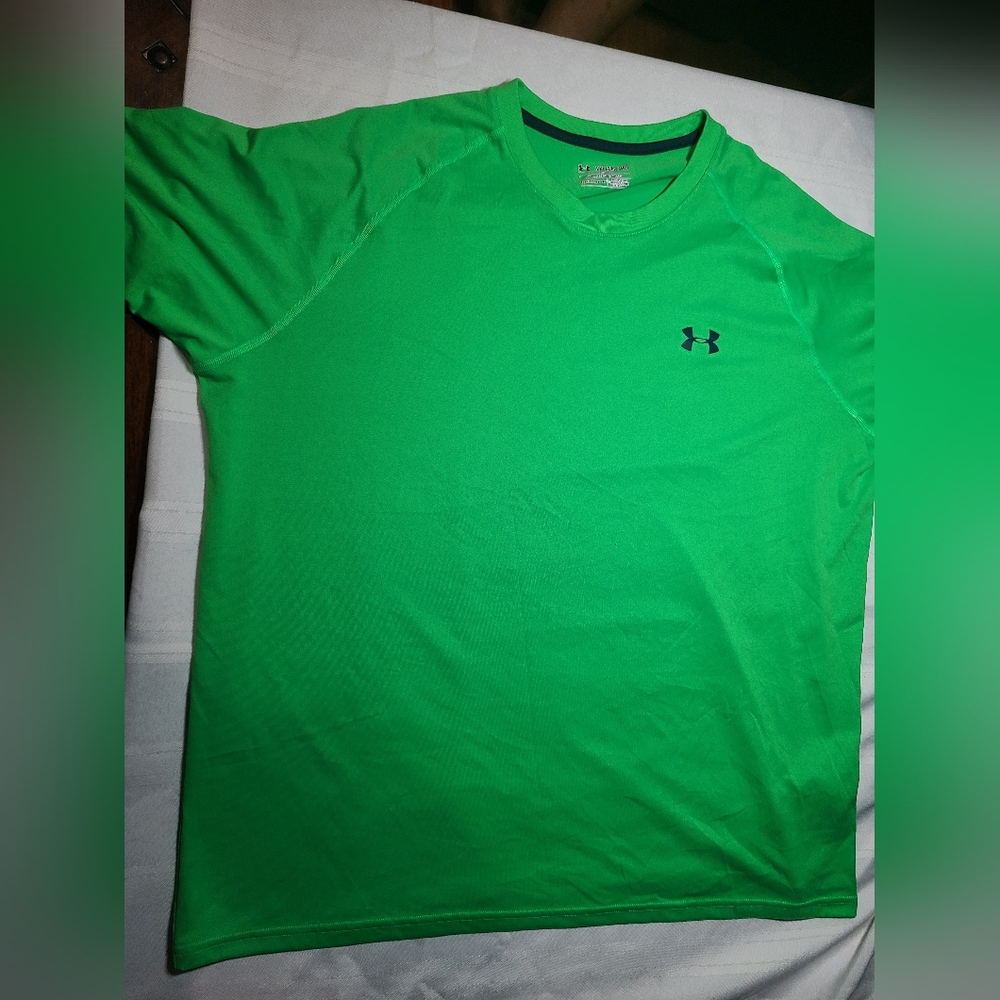 Men's underarmour shirt